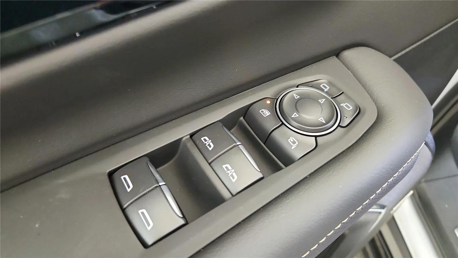 2026 Chevrolet Tahoe Premier - Photo 32
