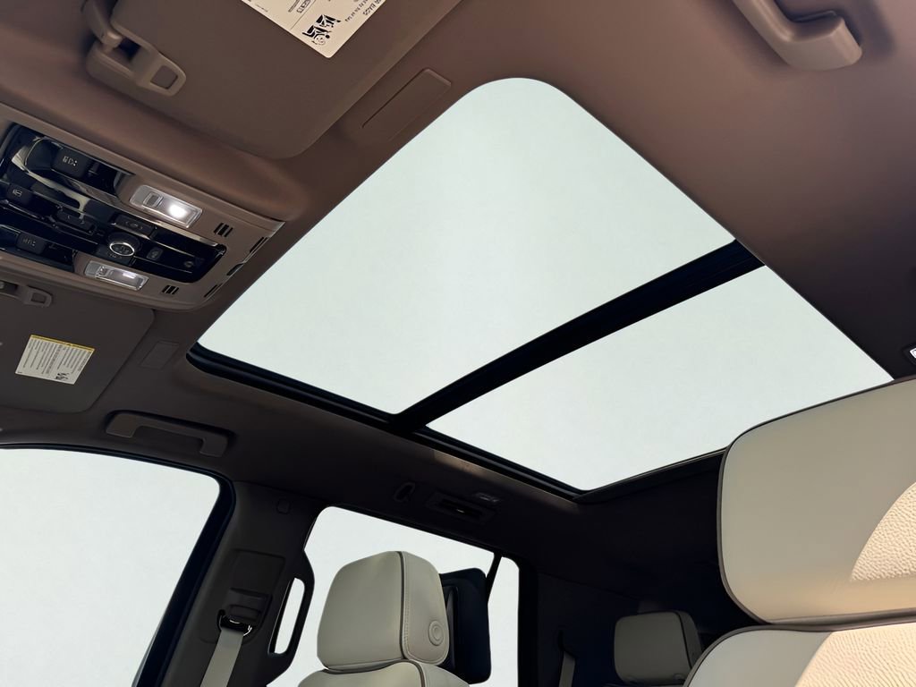 2026 GMC Yukon Denali - Photo 10