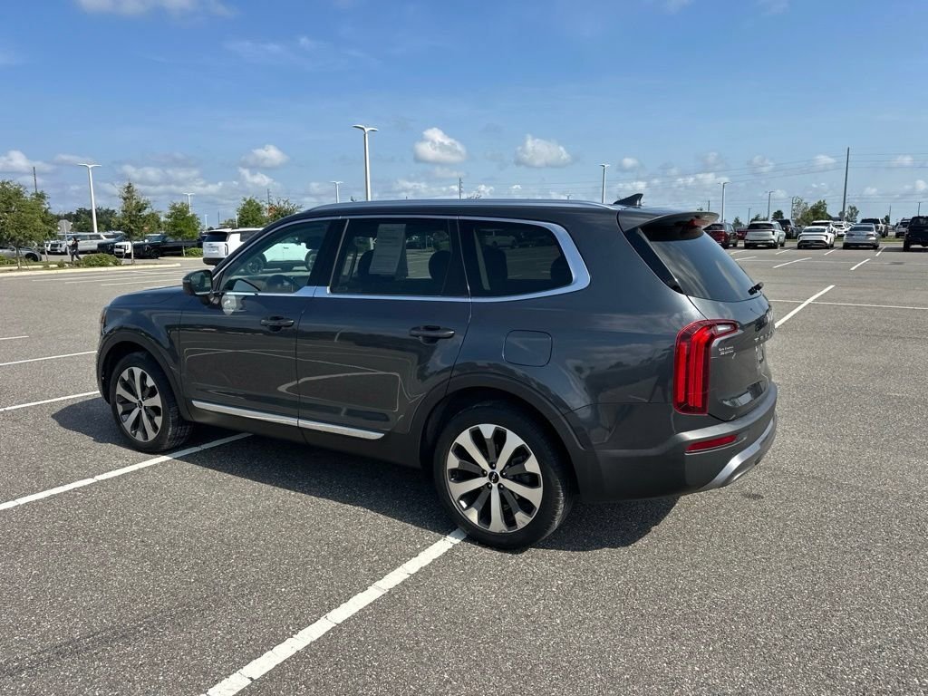 Certified Used 2022 Gray Kia EX image 9