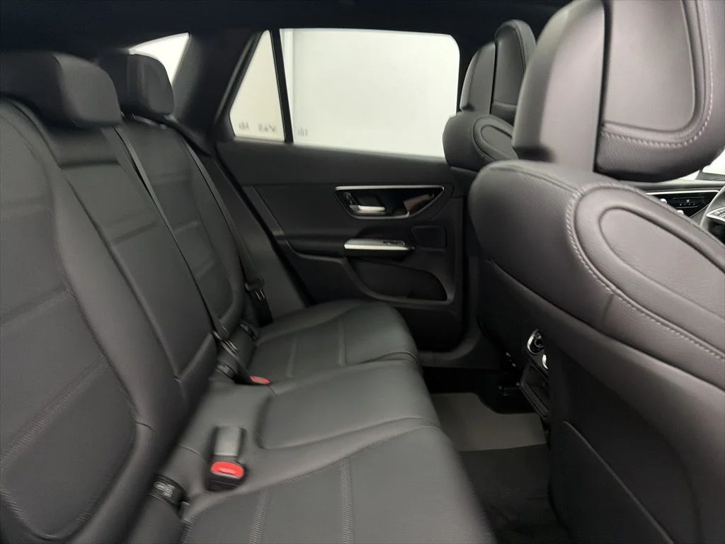 Certified Used 2026 White Mercedes-Benz GLC 300 image 27
