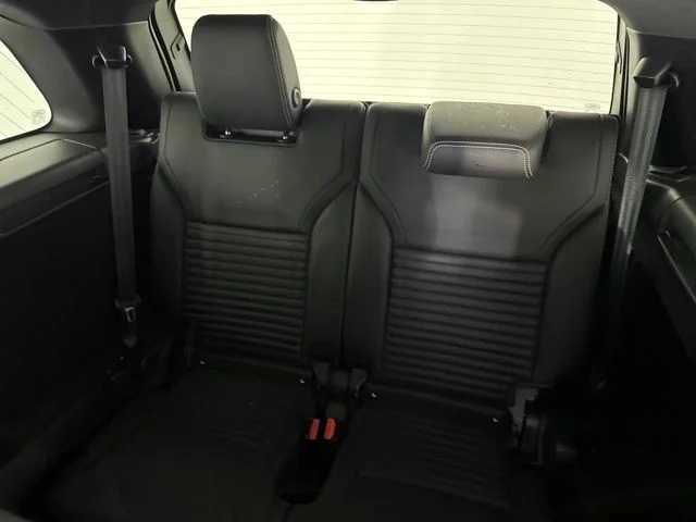 Used 2023  Land Rover S R-Dynamic image 28