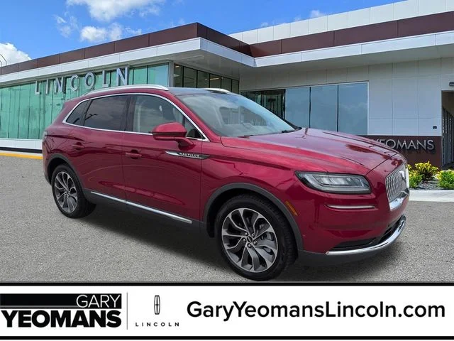 Used 2021 Red Lincoln Reserve image 1
