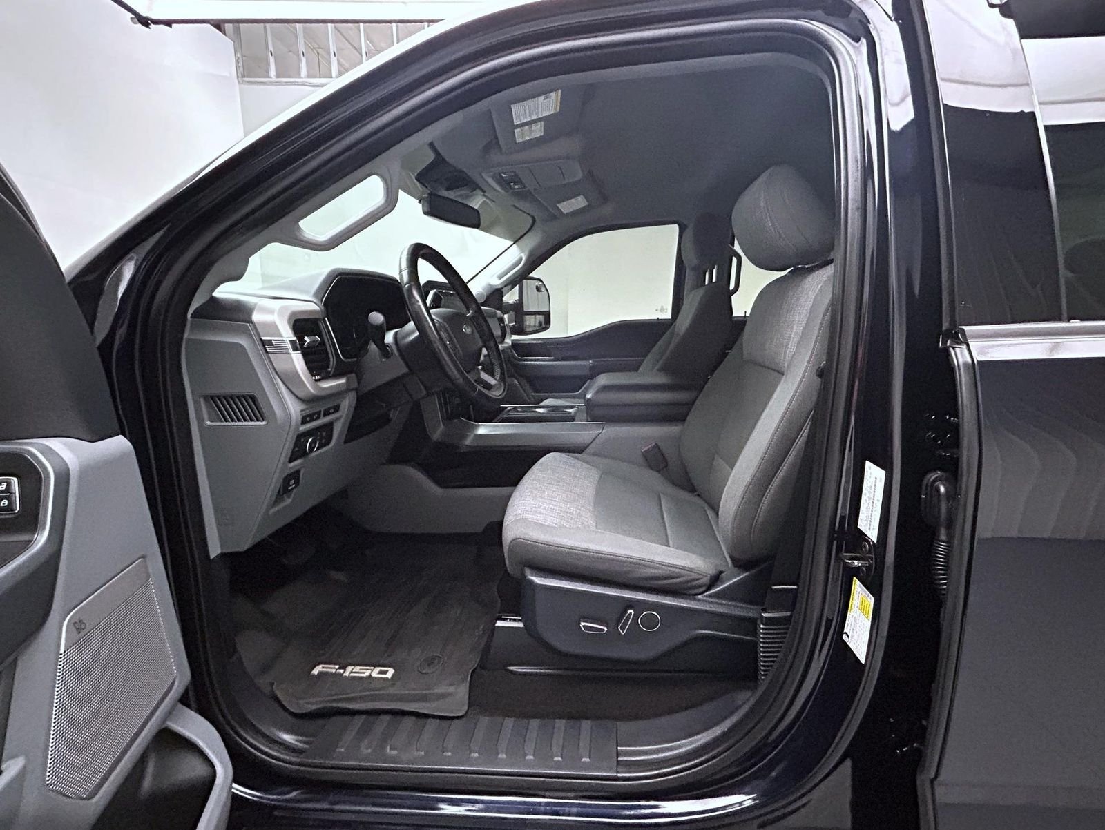 Used 2021 Blue Ford XLT image 10