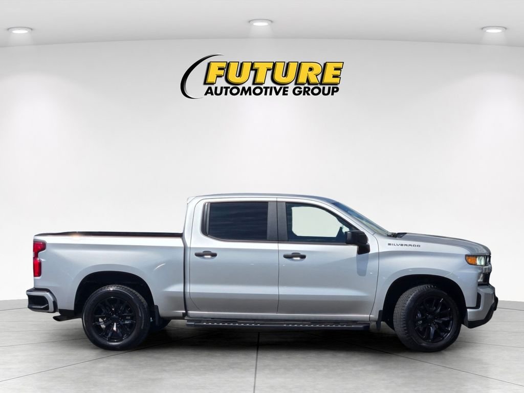 Used 2021 Silver Chevrolet Custom image 3