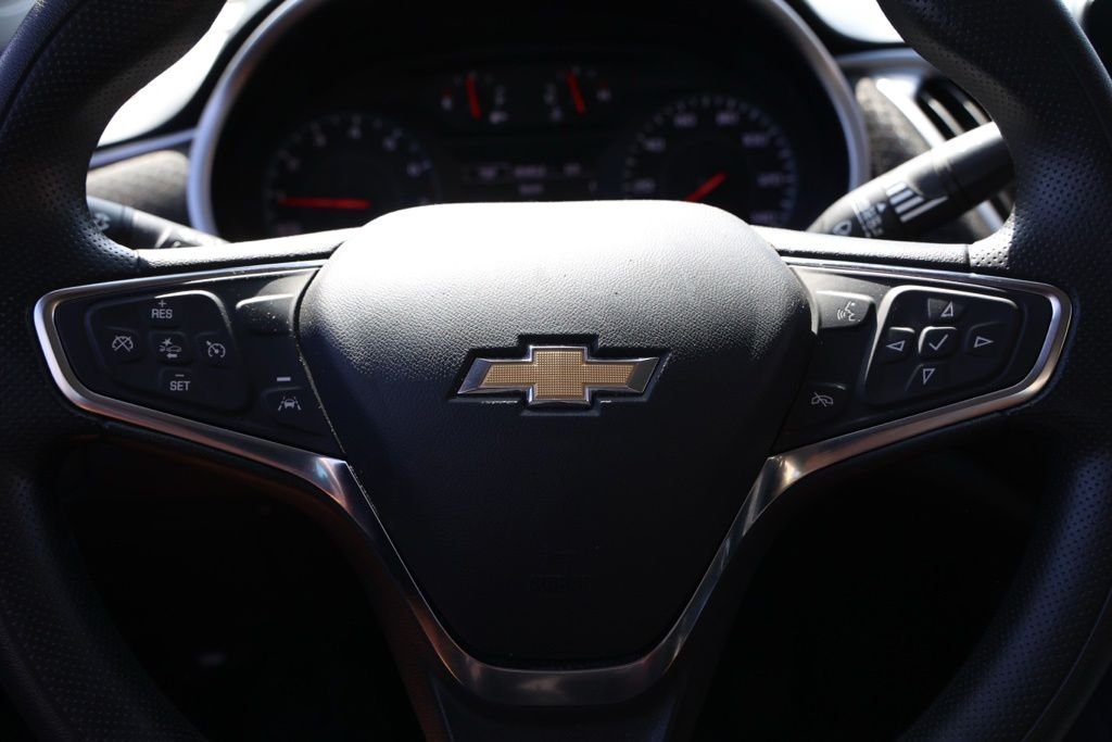 Used 2023 White Chevrolet LT image 25