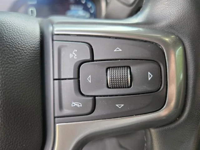 Used 2023 White Chevrolet LT image 33