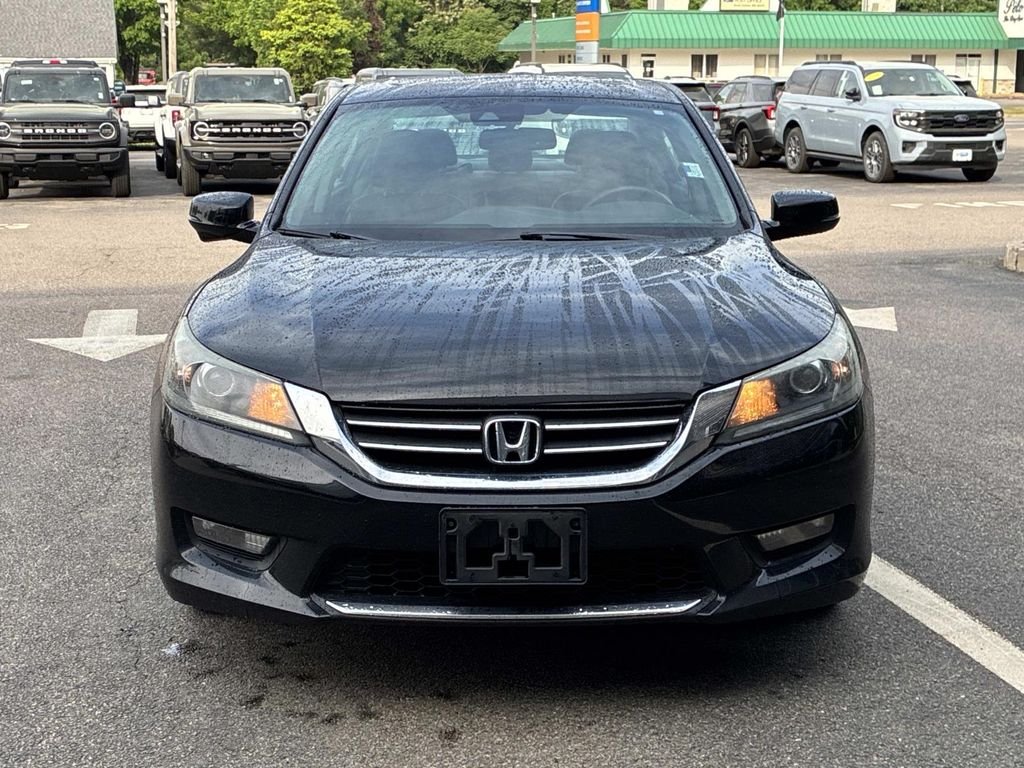 Used 2015  Honda EX-L image 2