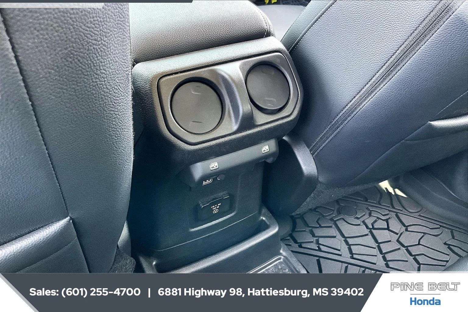 Used 2024 High Velocity Clearcoat Jeep Sahara image 25