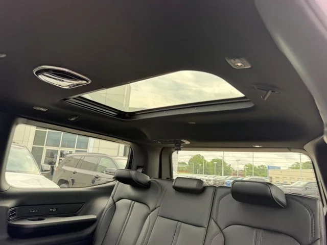 New 2026 High Gloss Black Exterior Paint Jeep Limited Reserve image 10