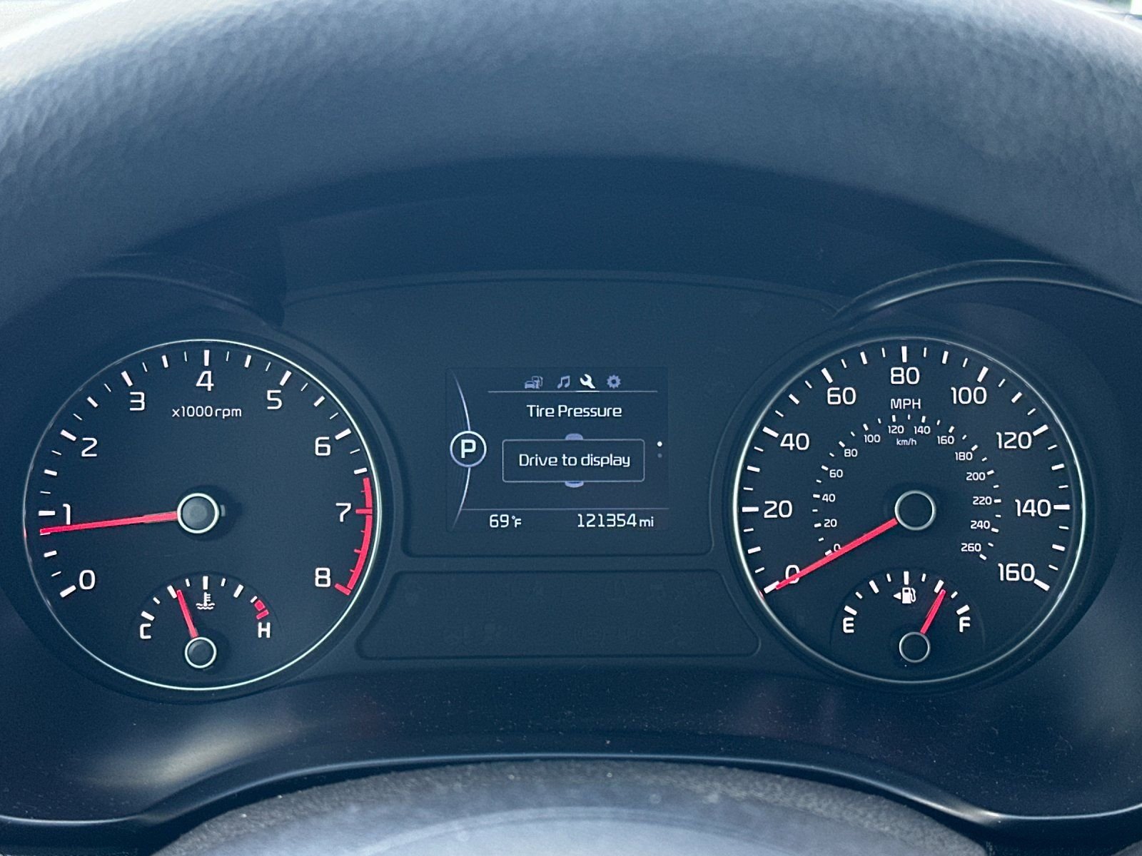Used 2018 Sangria Kia LX image 20