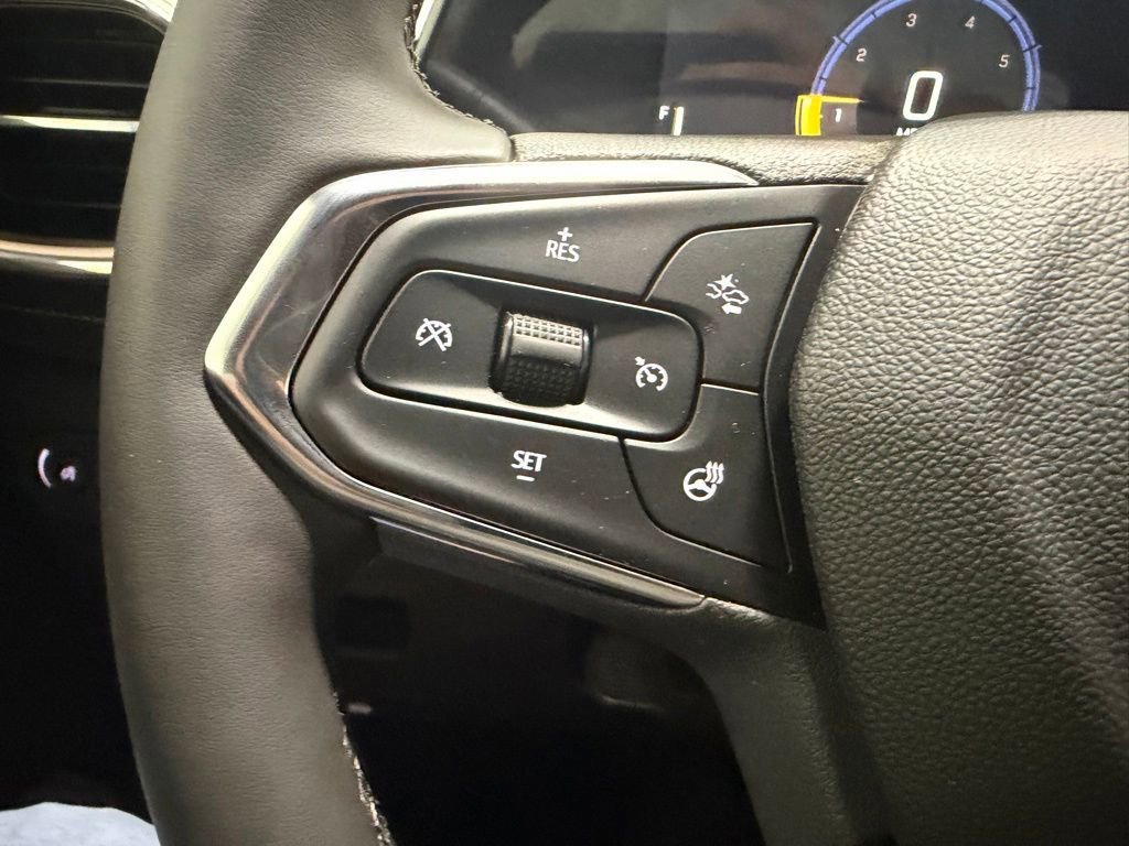 New 2026 Mosaic Black Metallic Chevrolet ACTIV image 16