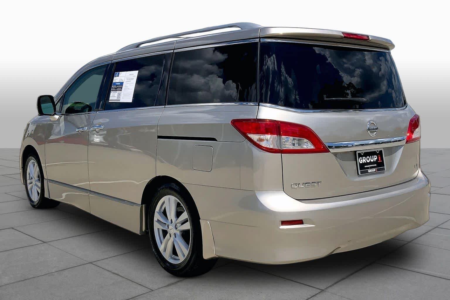 Used 2013 Titanium Beige Nissan LE image 12