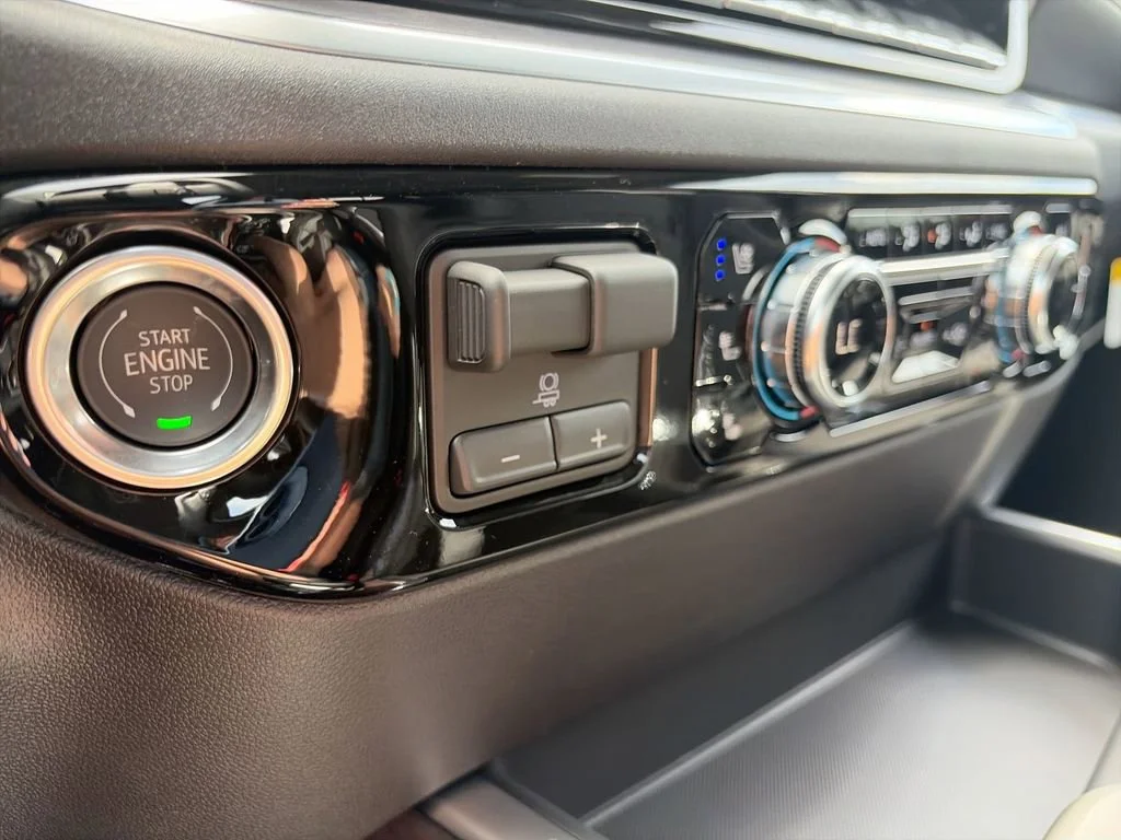 2026 GMC Sierra 1500 SLT - Photo 25