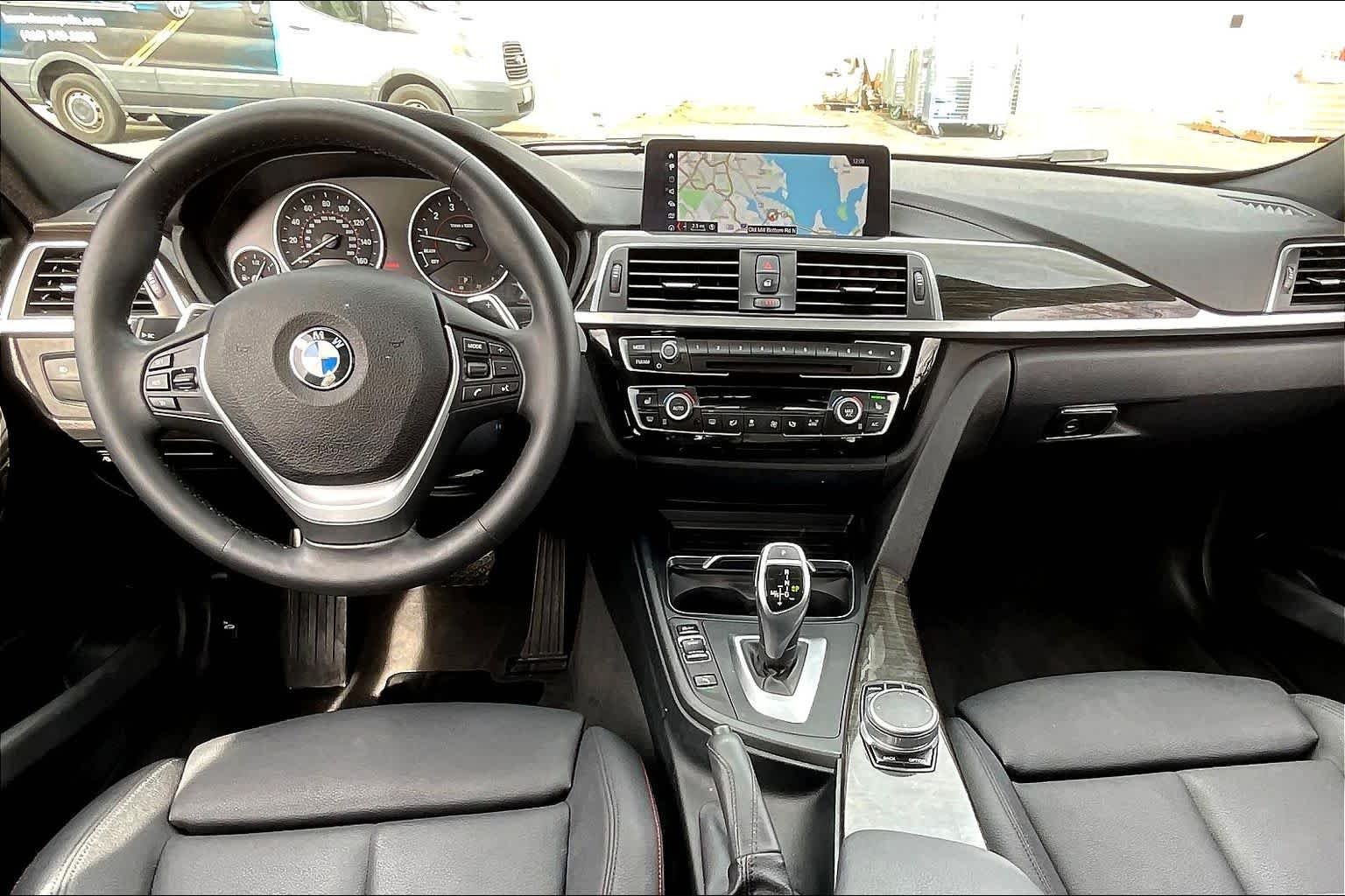 Used 2018 Jet Black BMW 330i xDrive image 15