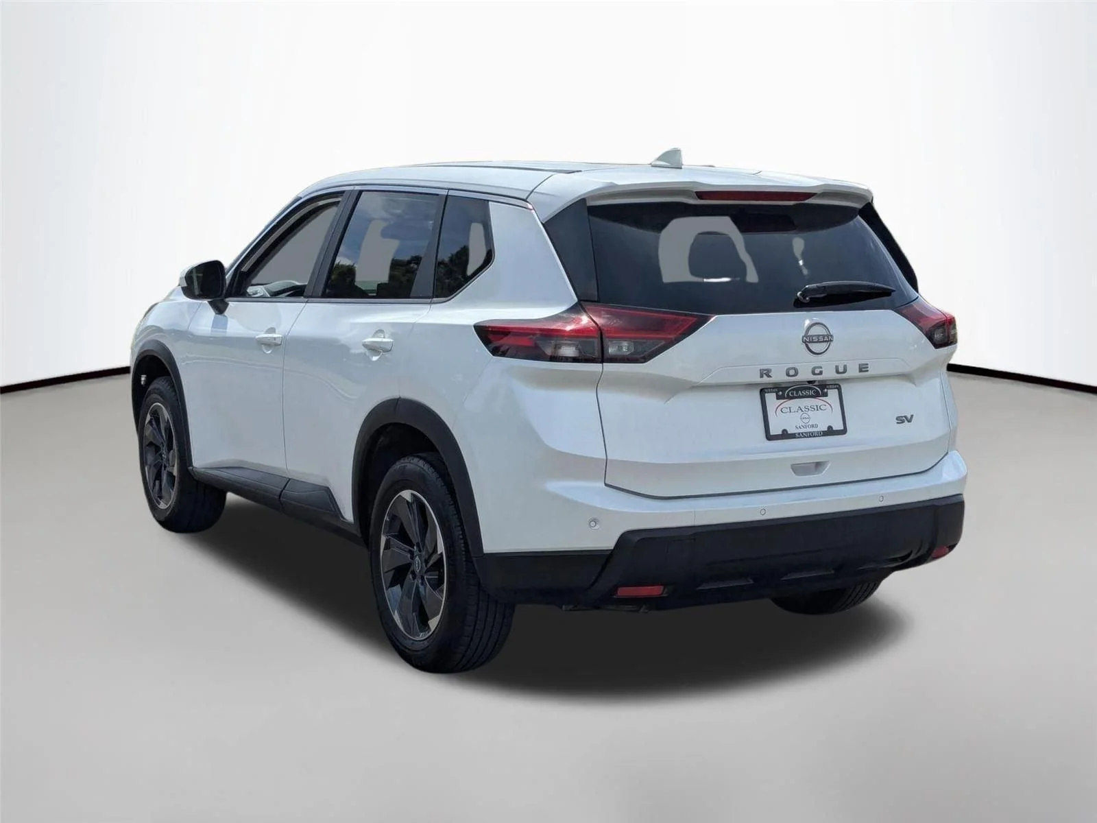 Used 2024 Everest White Pearl Nissan SV image 8