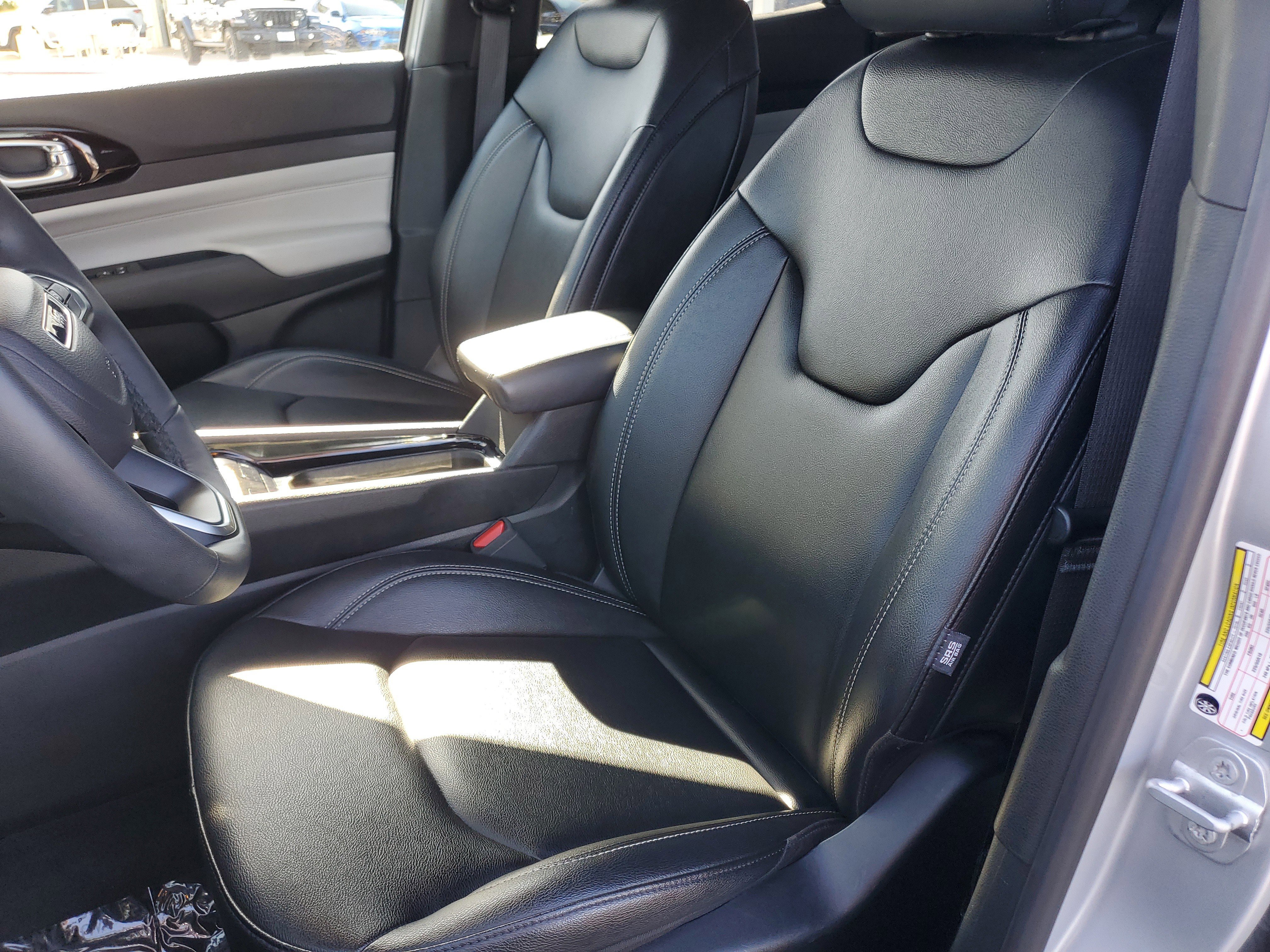 Certified Used 2025 Silver Jeep Limited image 11