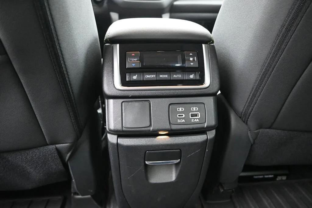 Used 2024 White Subaru Onyx Edition image 23