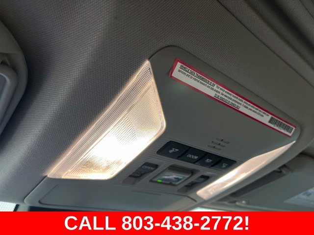 Used 2024  Toyota XLE Premium image 31
