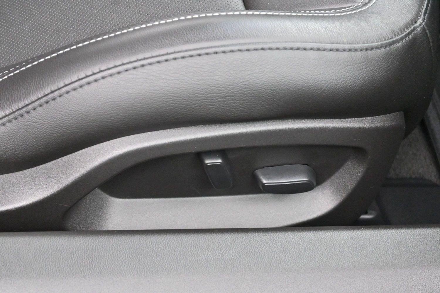 Used 2019 BLACK Chevrolet 1LT image 27