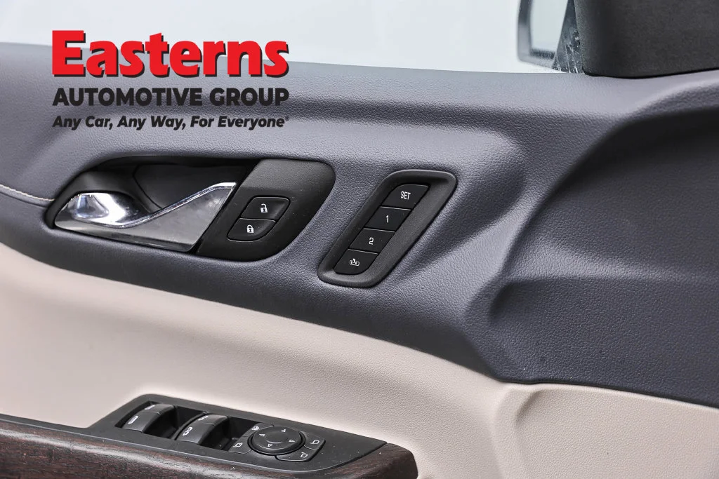 Used 2023 White GMC Denali image 25