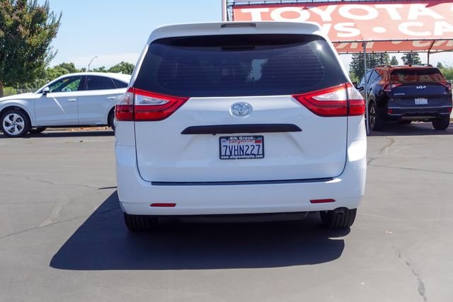 Used 2017 White Toyota L image 9