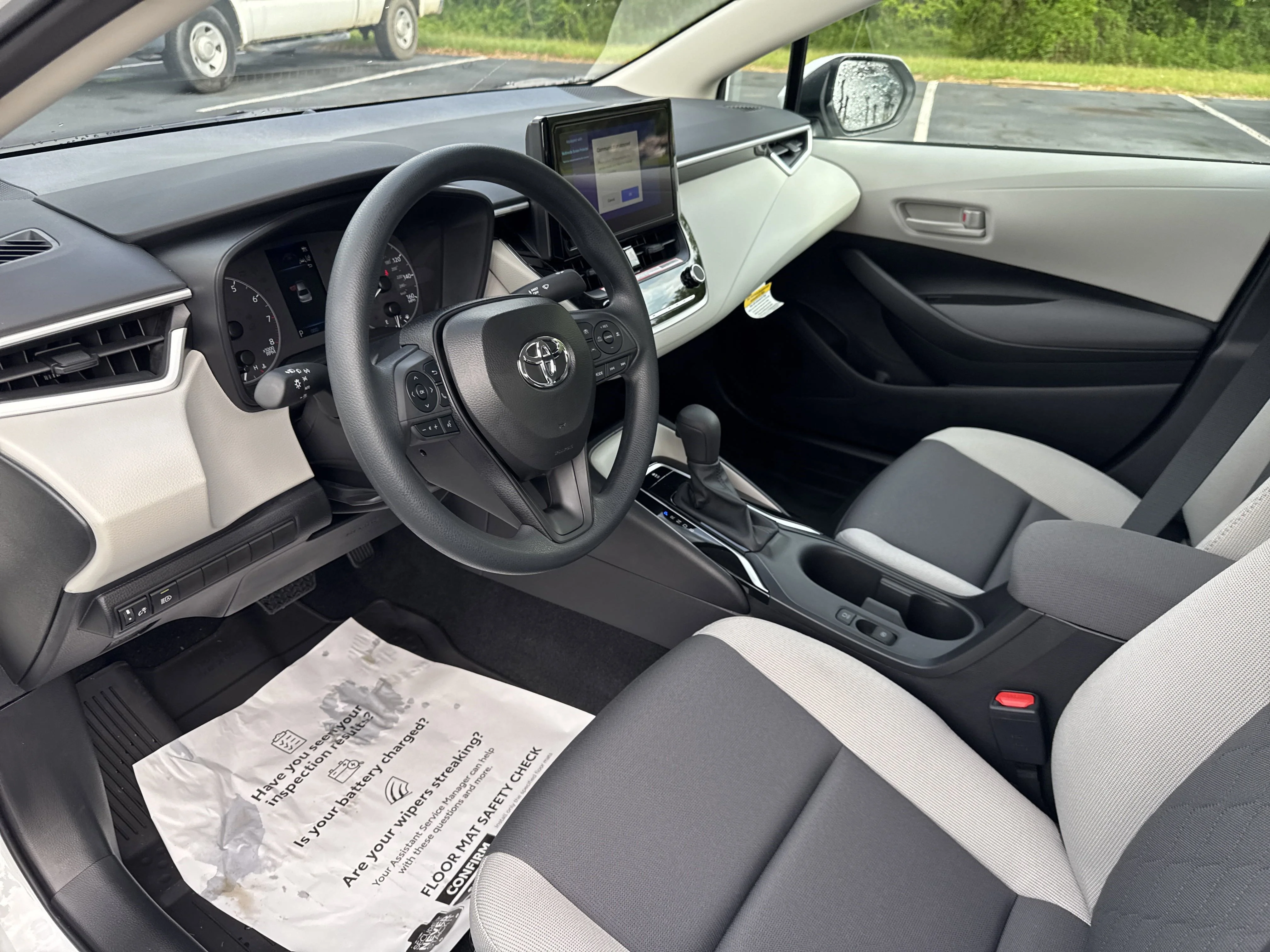 Used 2025  Toyota  image 15