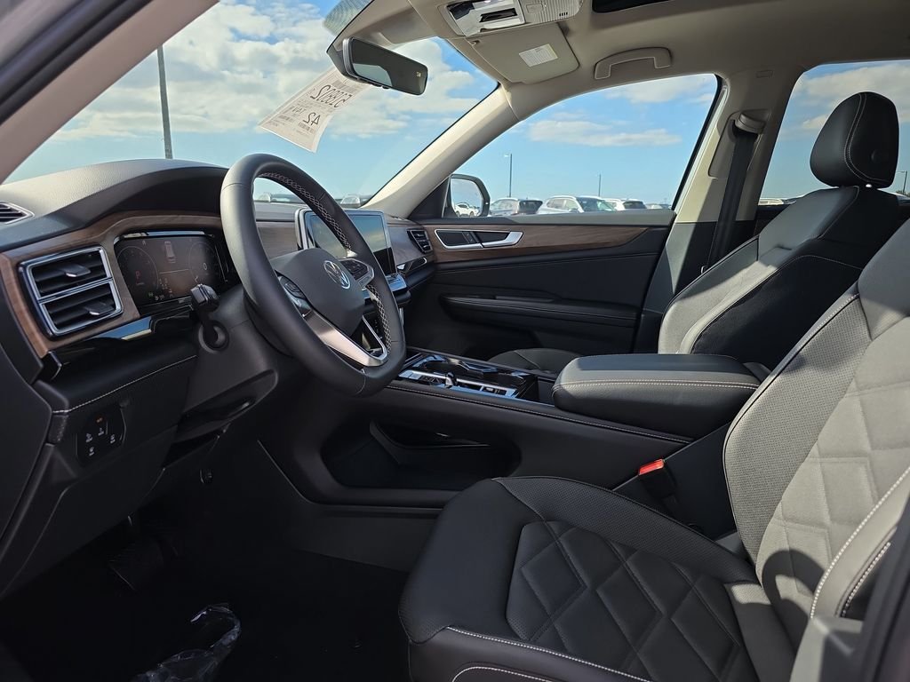 New 2026 Silver Volkswagen 2.0T SE w/Technology image 8