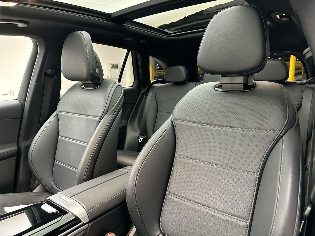 Used 2025 Black Mercedes-Benz GLC 300 image 22