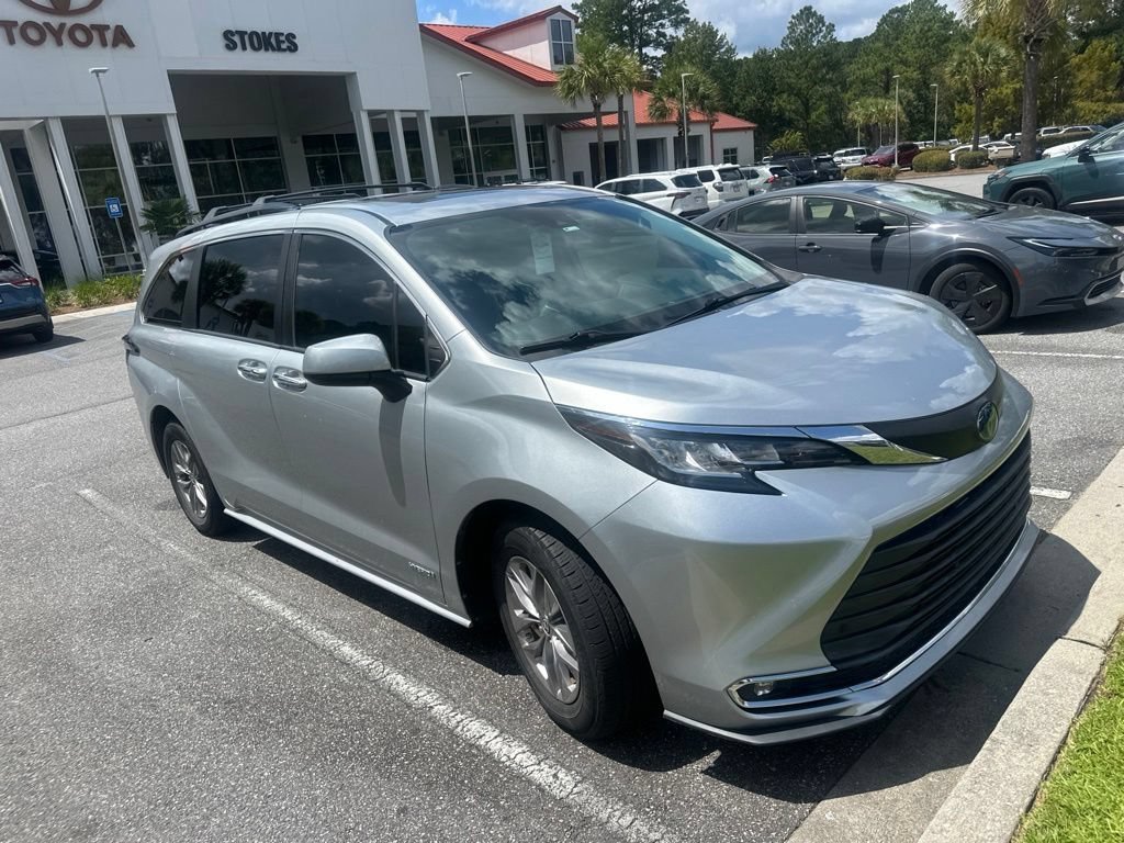 Used 2021 Silver Toyota XLE image 1