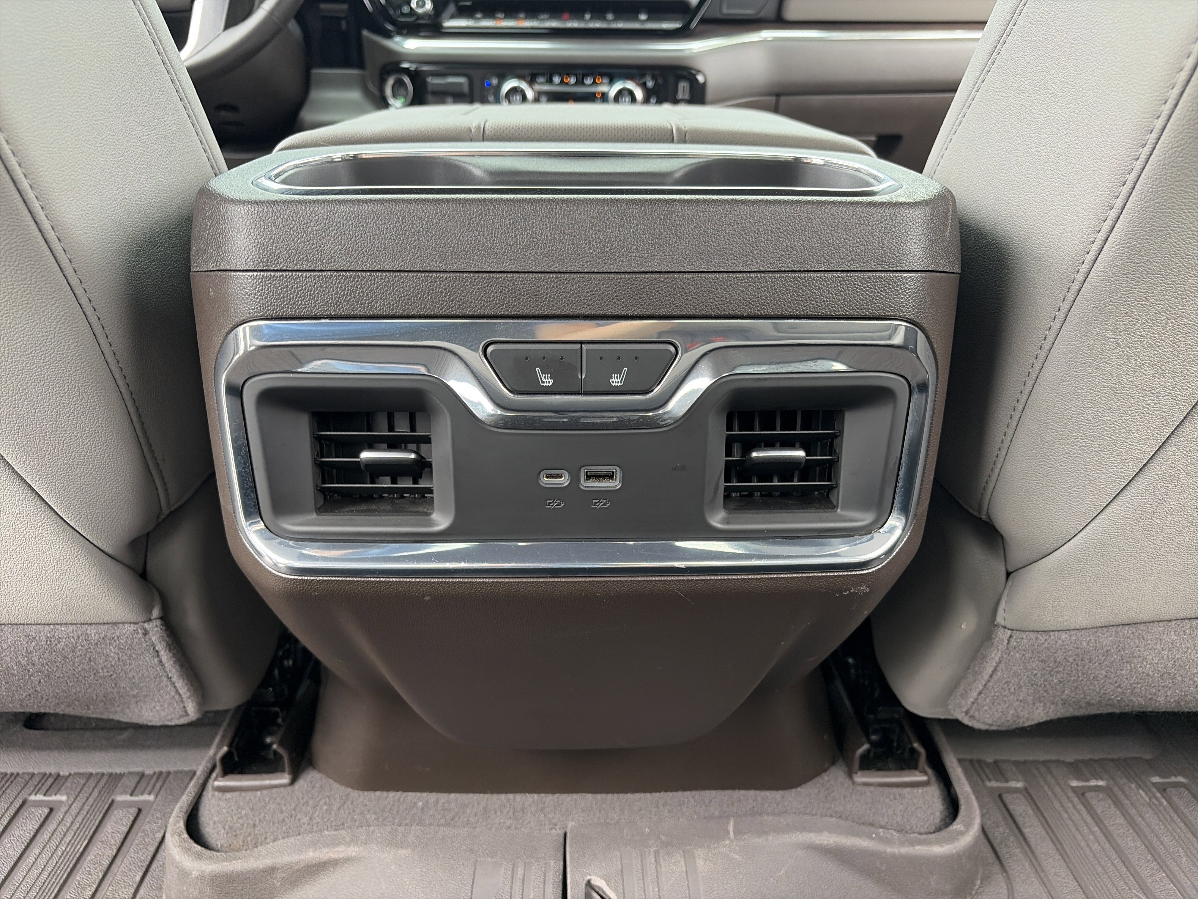 2024 GMC Sierra 1500 SLT - Photo 26