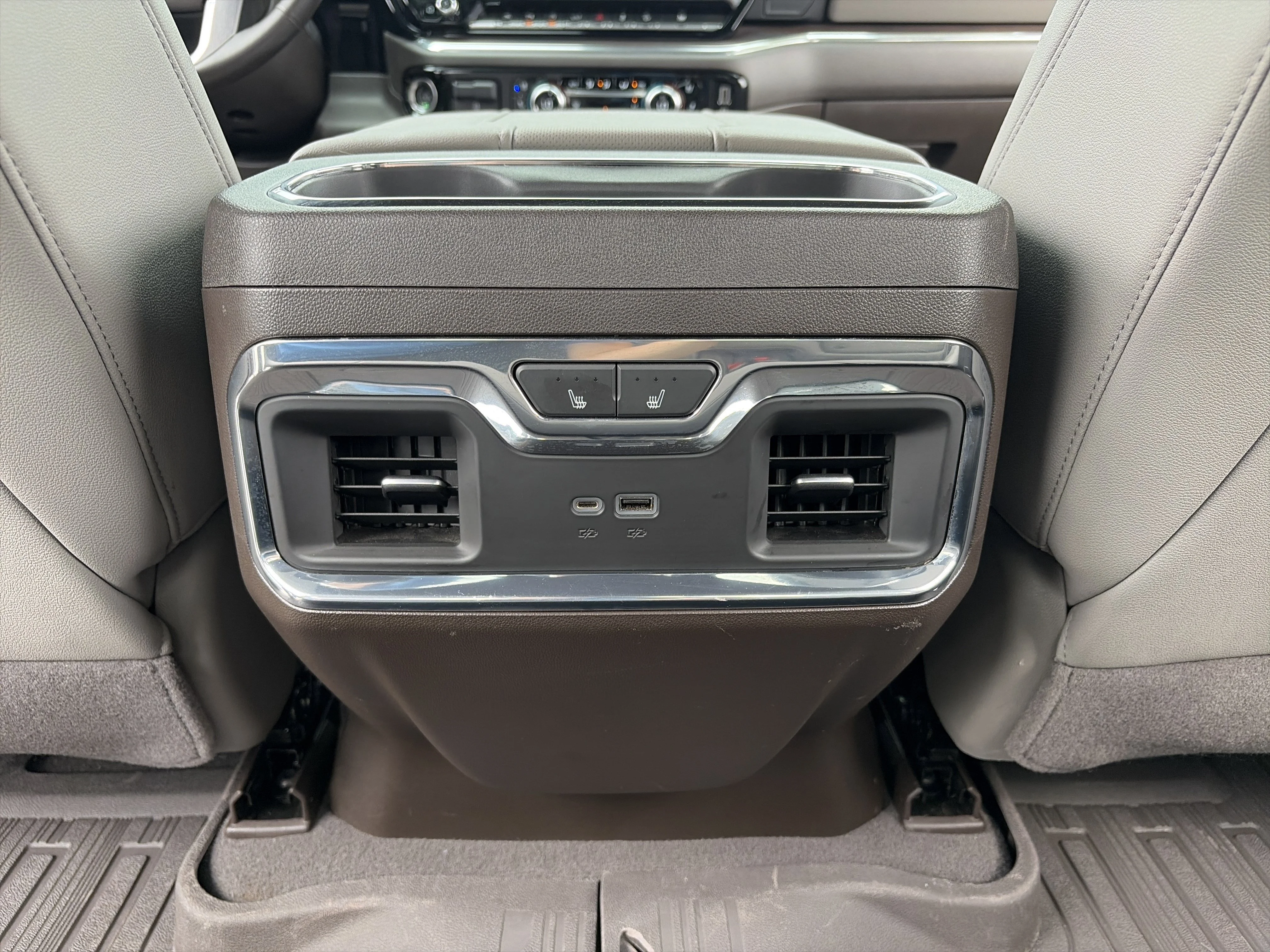 2024 GMC Sierra 1500 SLT - Photo 26