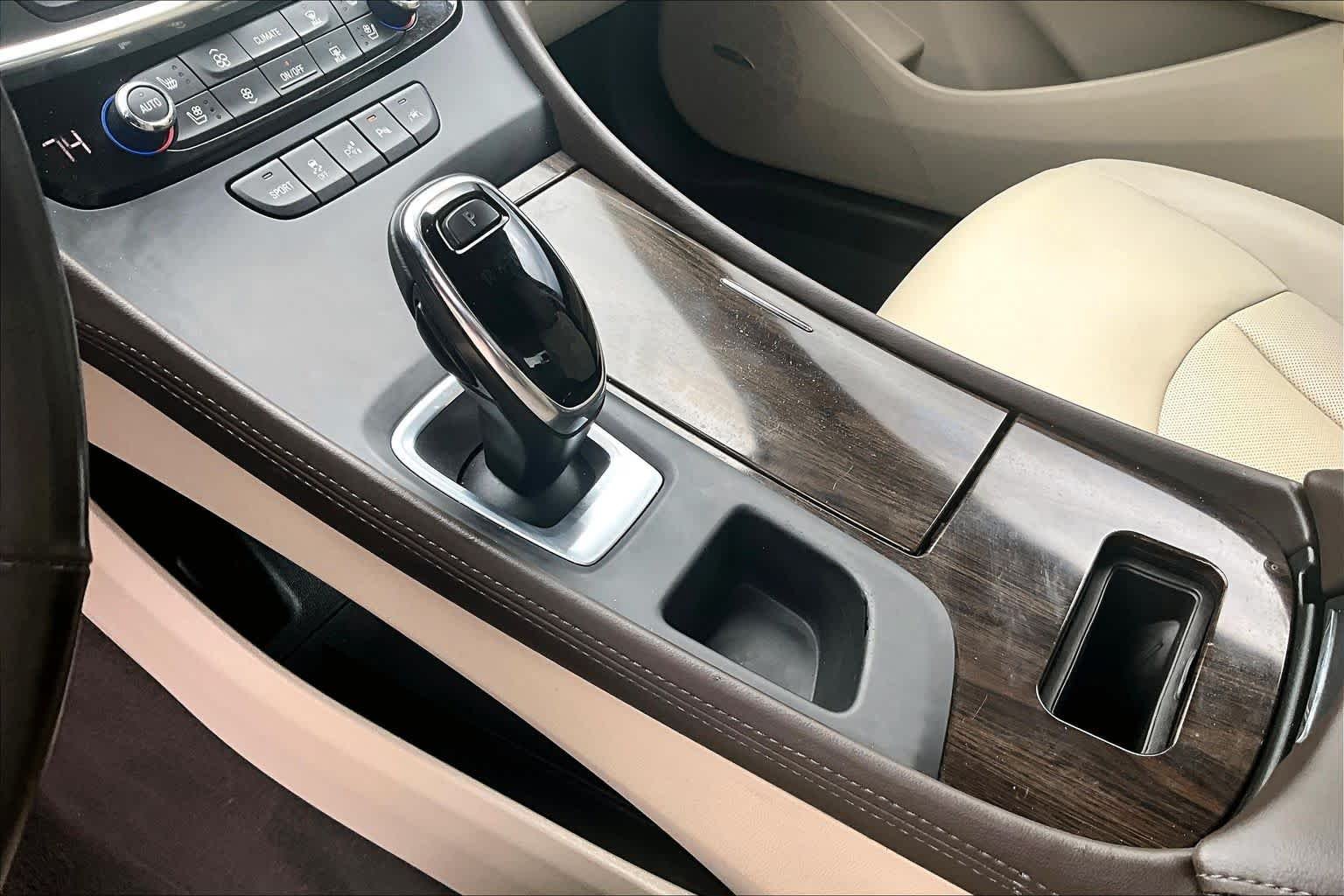 Used 2017  Buick  image 15