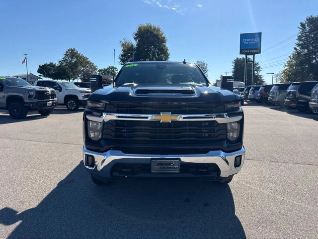 Used 2025 Black Chevrolet LT image 18