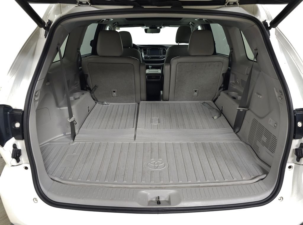 Used 2019 Blizzard Pearl Toyota Limited Platinum image 7