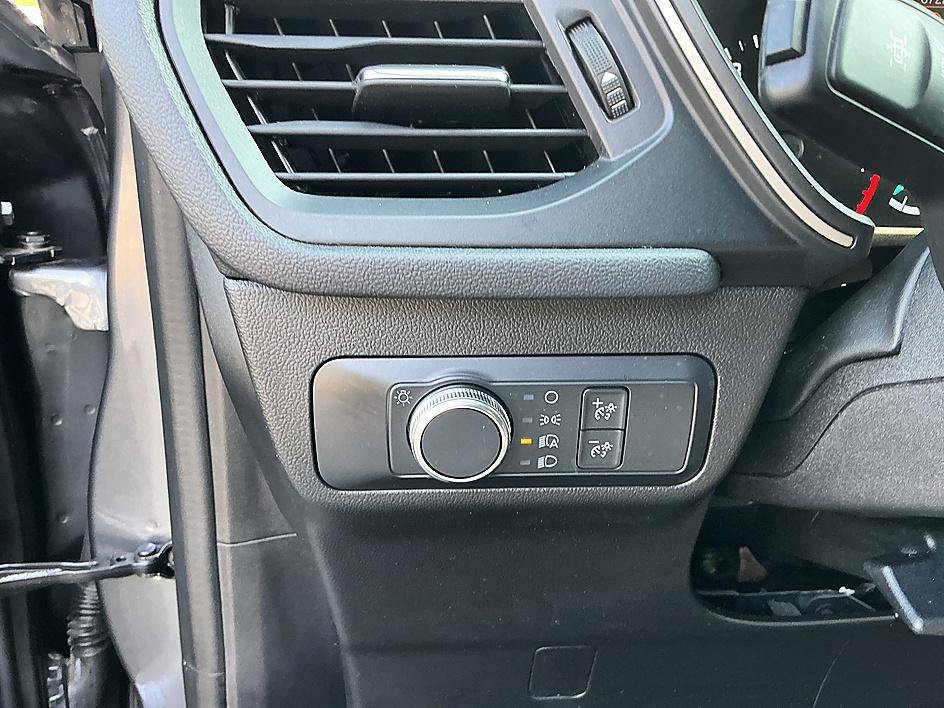 Used 2021 Gray Metallic Ford SE image 13