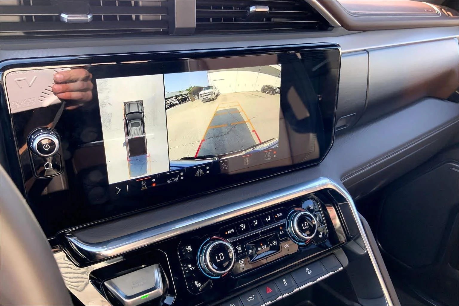 Used 2025 Sterling Metallic GMC Denali image 27