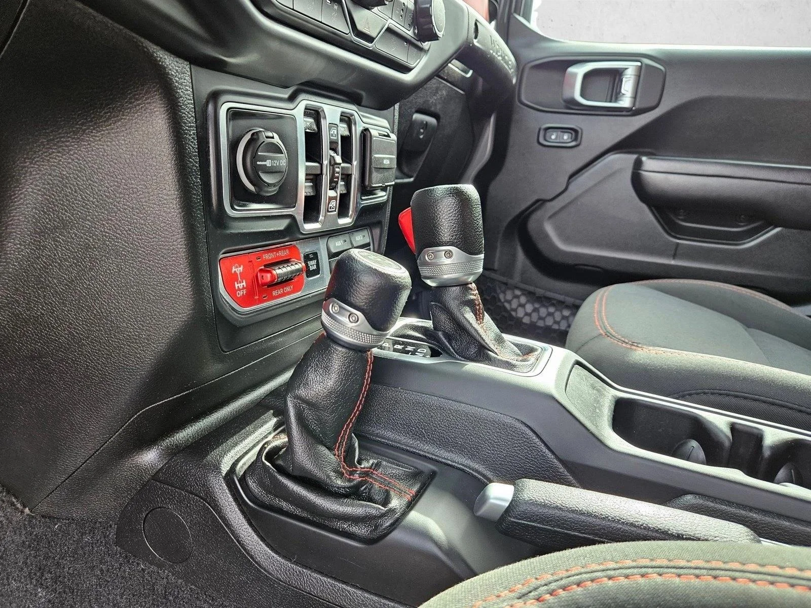 Used 2019 Sting-Gray Clearcoat Jeep Rubicon image 14