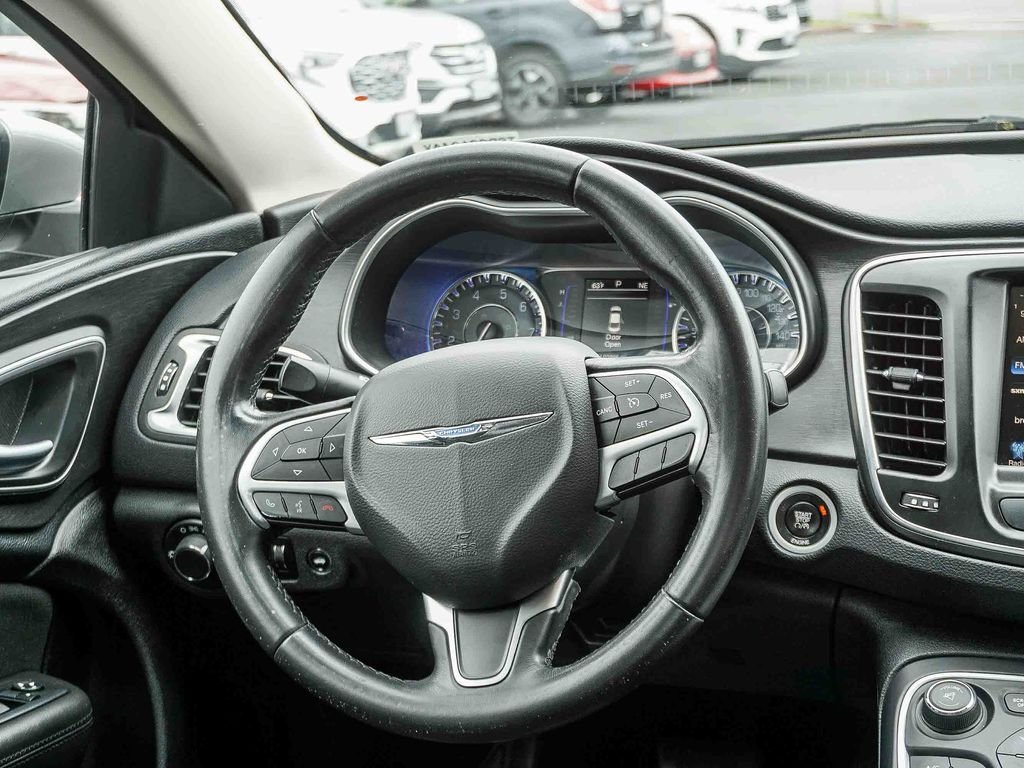 Used 2015 Silver Chrysler Limited image 17