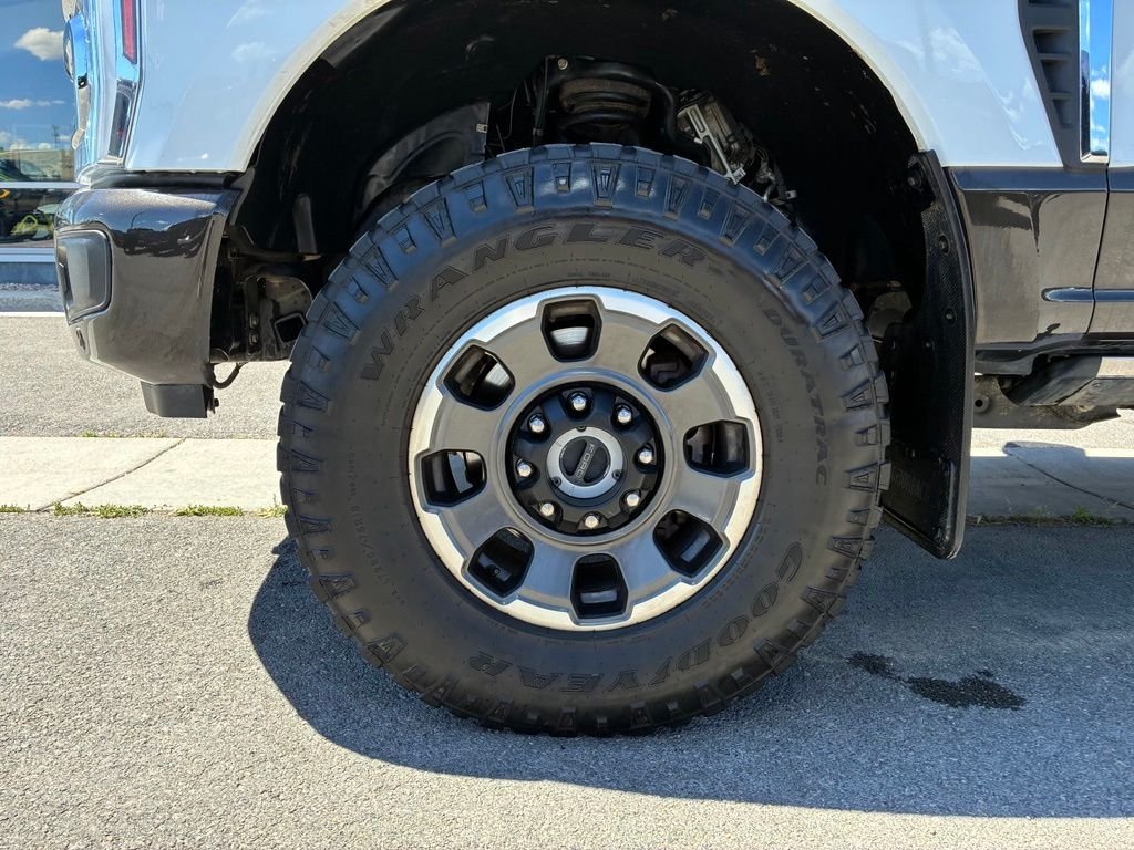Used 2024  Ford King Ranch image 46