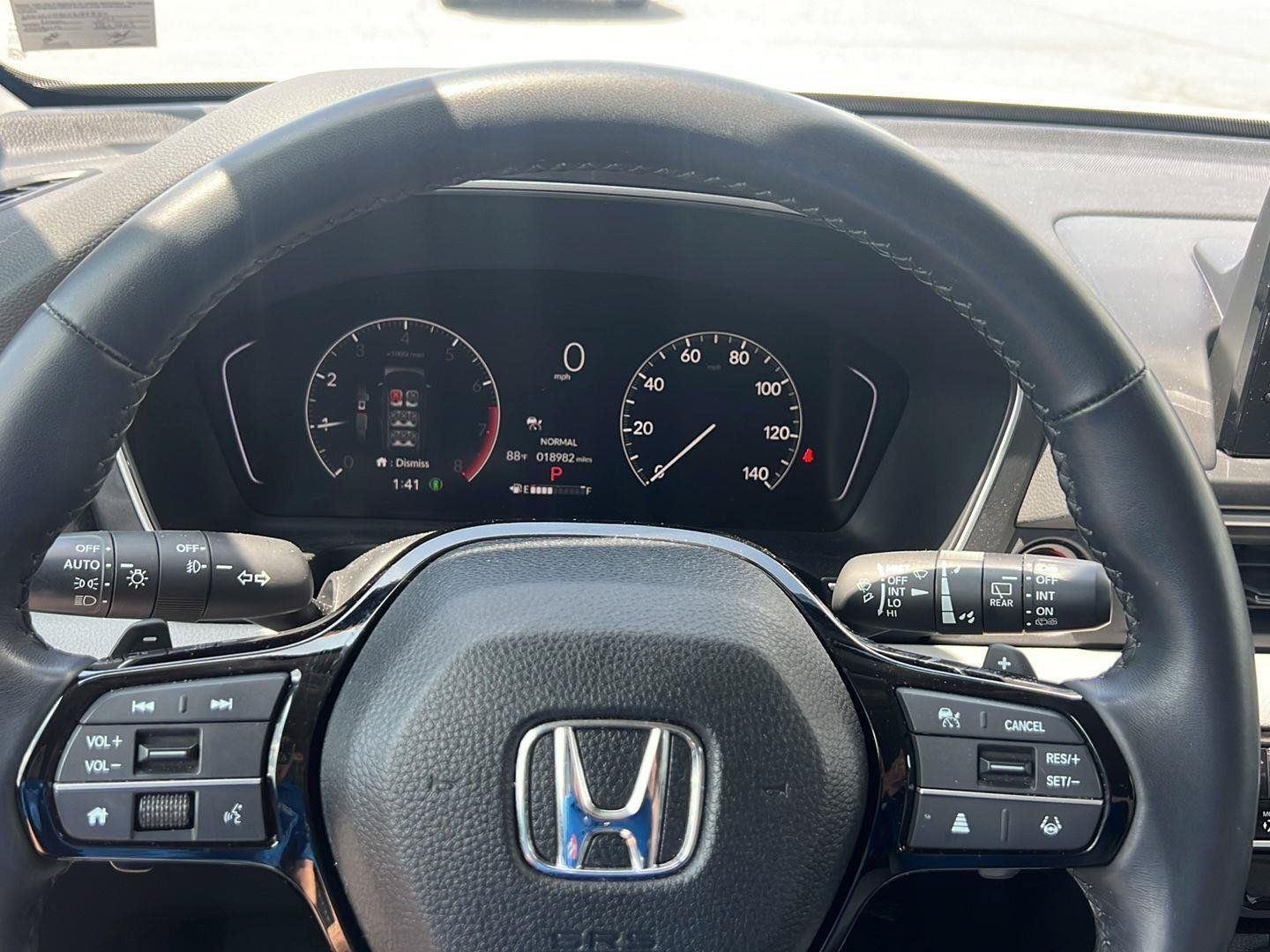 Used 2025 Platinum White Pearl Honda EX-L+ image 13