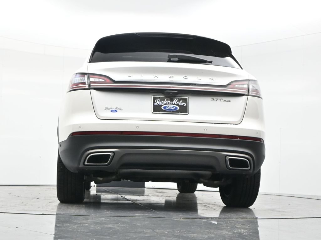Used 2019 White Platinum Clearcoat Metallic Lincoln Reserve image 48