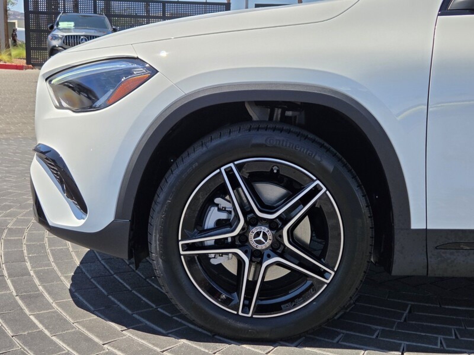 New 2026 Polar White Mercedes-Benz GLA 250 SUV image 10