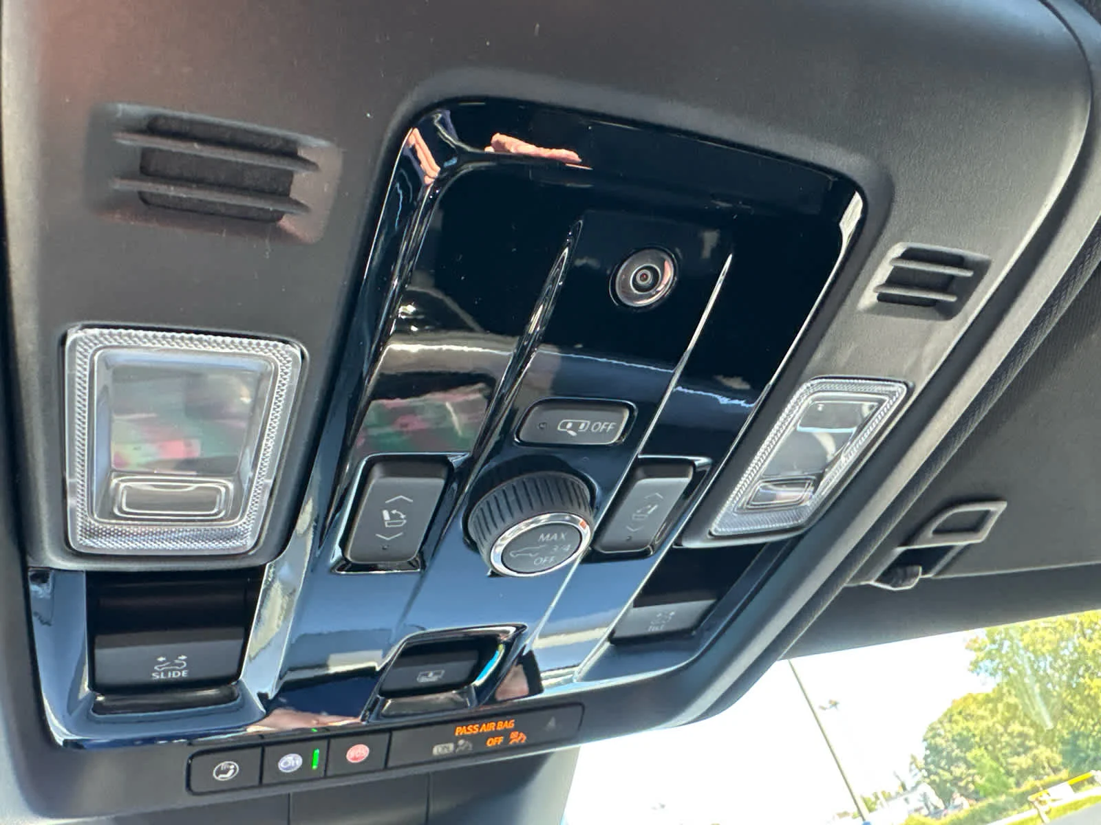 2027 Chevrolet Suburban LT - Photo 30