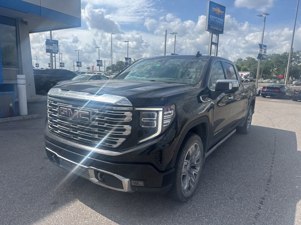 2023 GMC Sierra 4WD Crew Cab Short Box Denali's photo