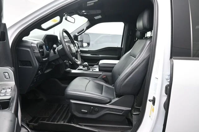 Certified Used 2024 Oxford White Ford XLT image 10