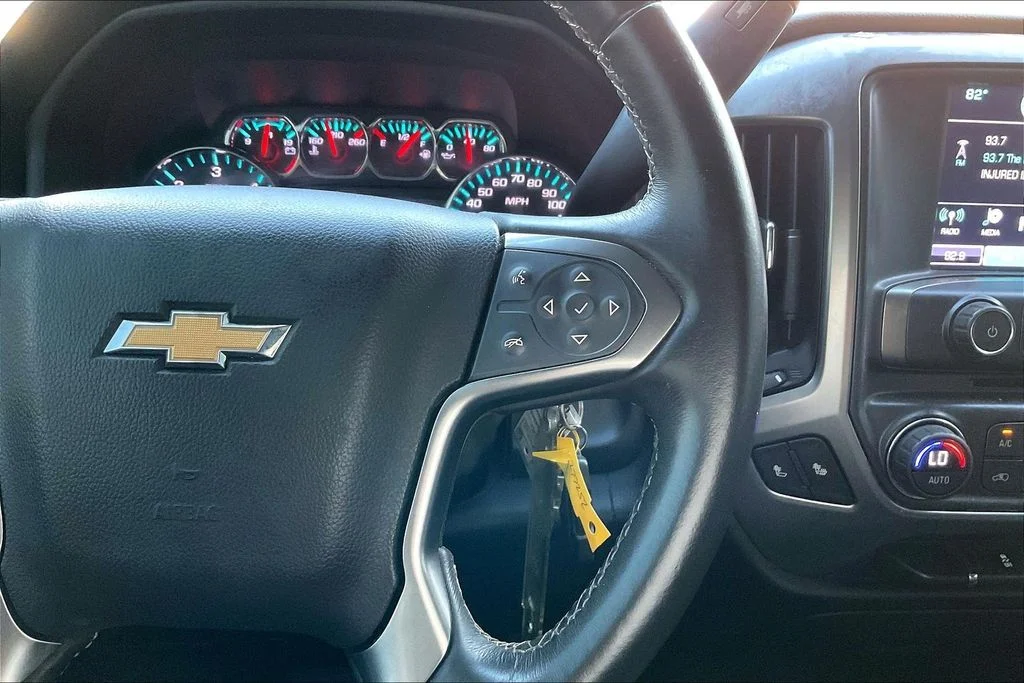 Used 2016 Red Chevrolet LT image 11