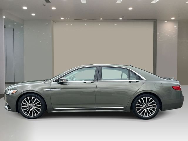 Used 2017 Green Lincoln Select image 2