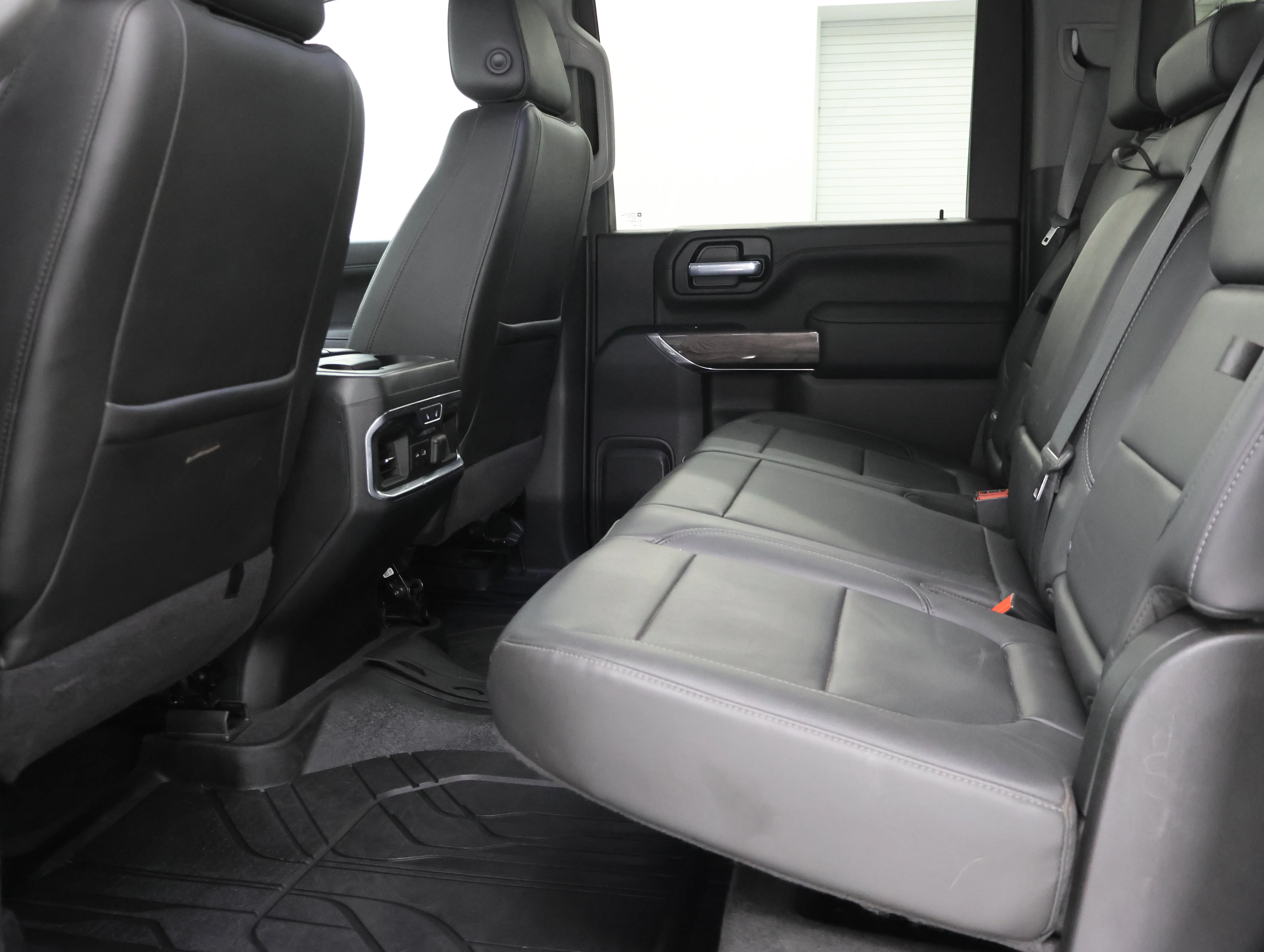 Used 2020 Black Chevrolet LTZ image 8