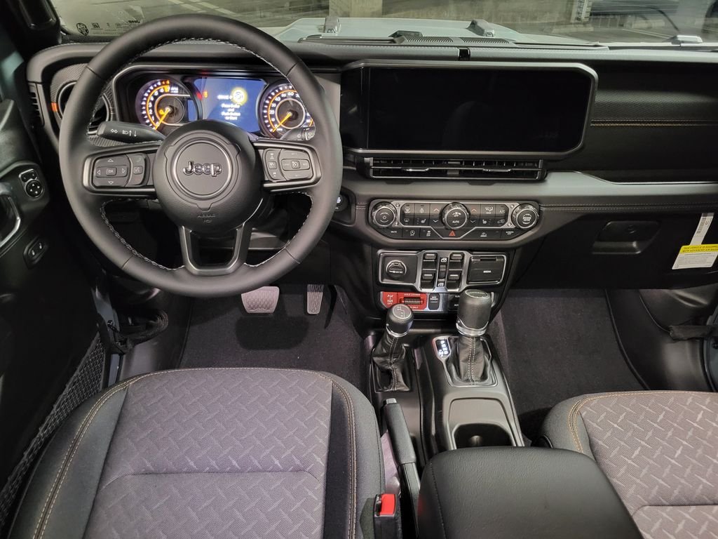 2026 Jeep Gladiator photo 4