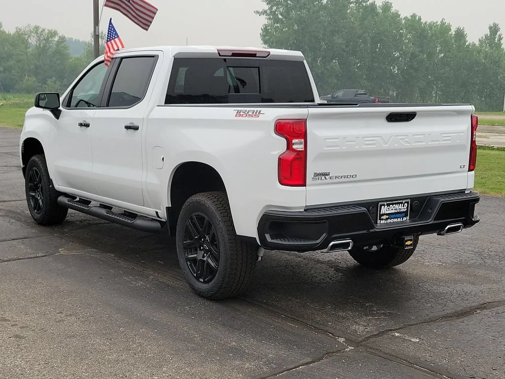 New 2026 Summit White Chevrolet LT Trail Boss image 4